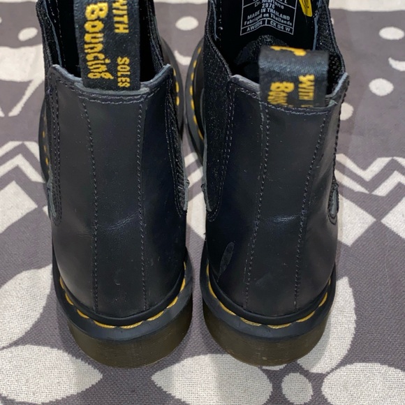 Sz 7 dr martens Chelsea boots black leather pull on - Picture 5 of 8